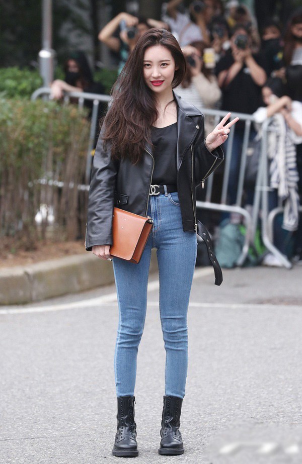 Tips diện áo khoác da như sao Hàn