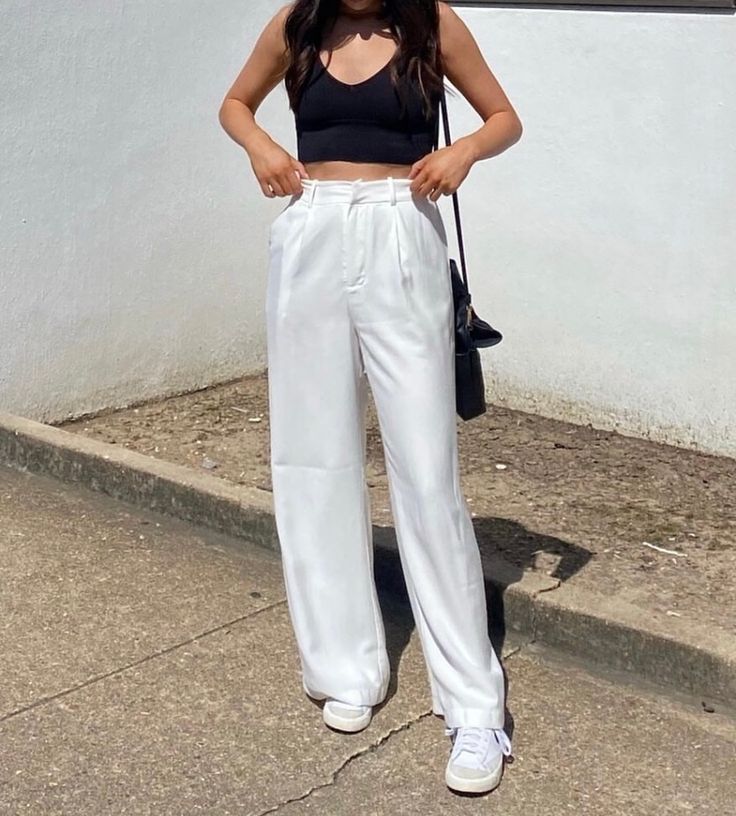 Tuyệt đẹp với chiếc quần trắng phù hợp với mọi dịp