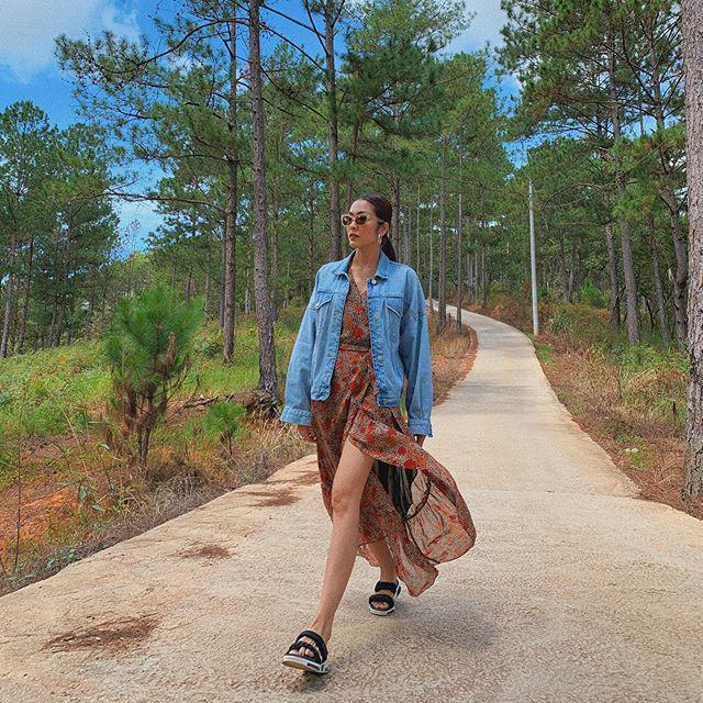 Diện áo khoác jean nữ với những trang phục nào để trông thời thượng-Thời trang nữ