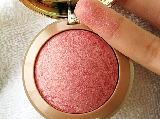 Bốn loại má hồng drugstore được yêu thích nhất hiện nay!