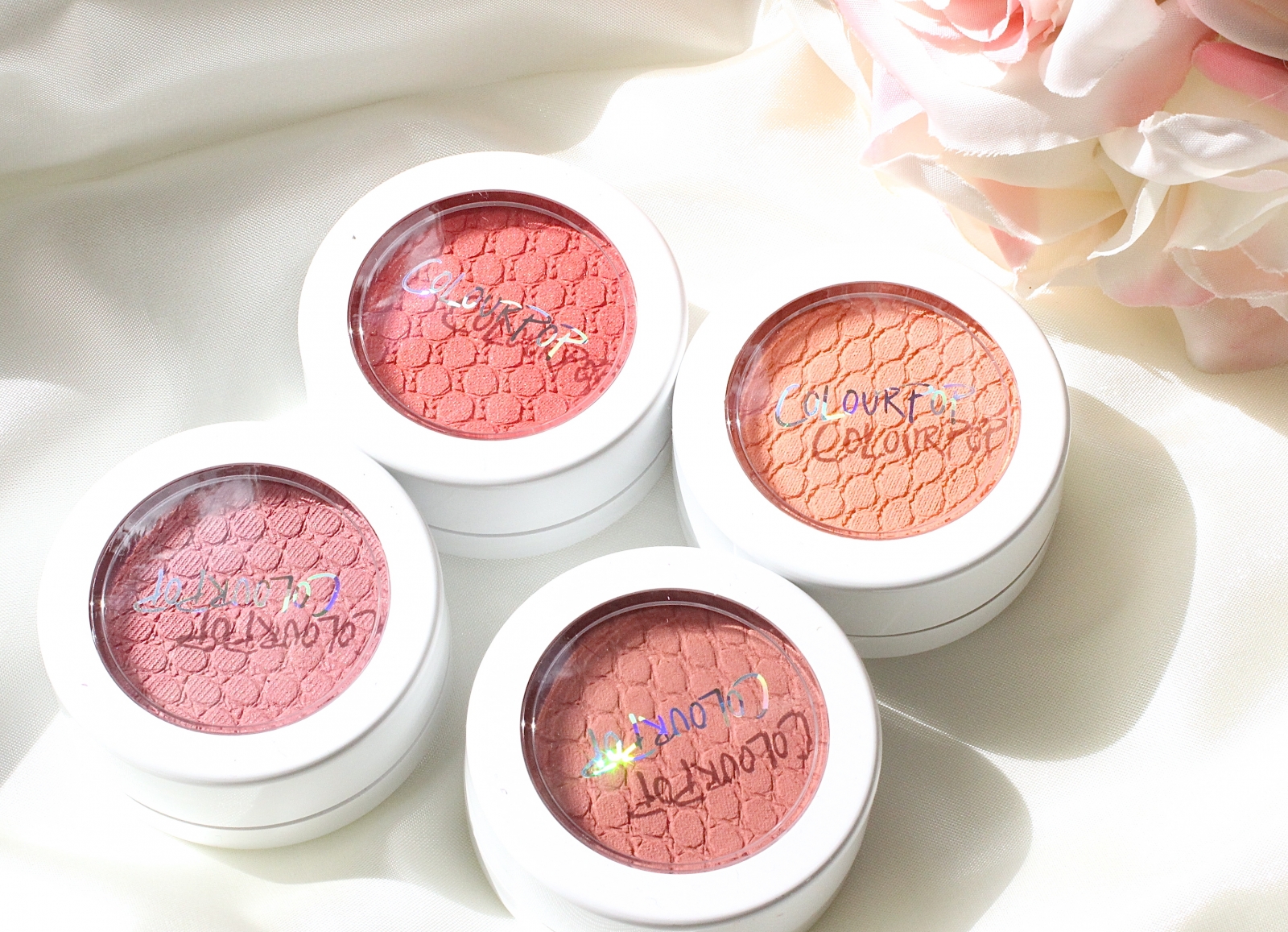 Bốn loại má hồng drugstore được yêu thích nhất hiện nay!