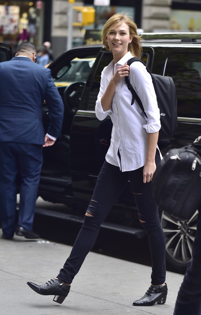 Quần skinny jean vẫn là item ưa thích của siêu mẫu thế giới
