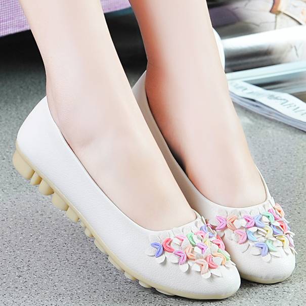 Giày búp bê giúp đôi chân nhỏ nhắn, dễ thương hơn