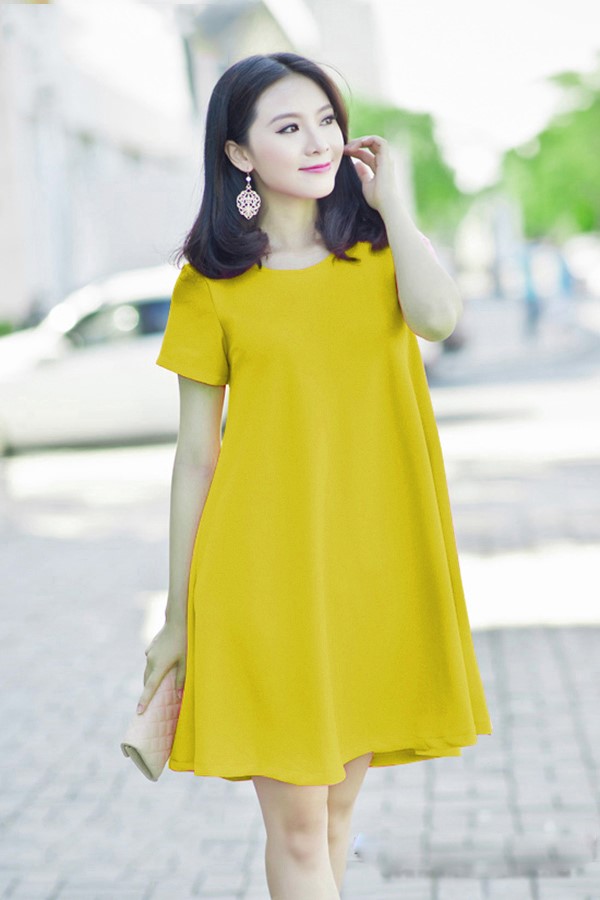 Giày cao gót phối với một chiếc đầm suông đơn giản Giày cao gót phối với một chiếc đầm suông đơn giản