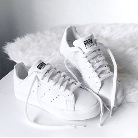 meo-tay-trang-giay-sneaker-sieu-nhanh