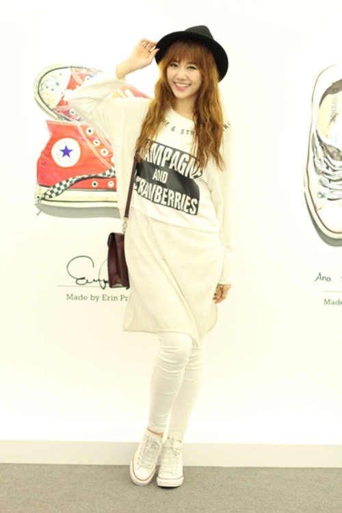 Cách ăn mặc quyến rũ như Hari Won