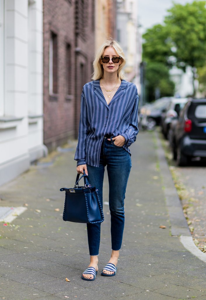 skinny jean phối với các mẫu giày sandal Skinny Jeans không bao giờ lỗi mốt- Thời trang dạo phố