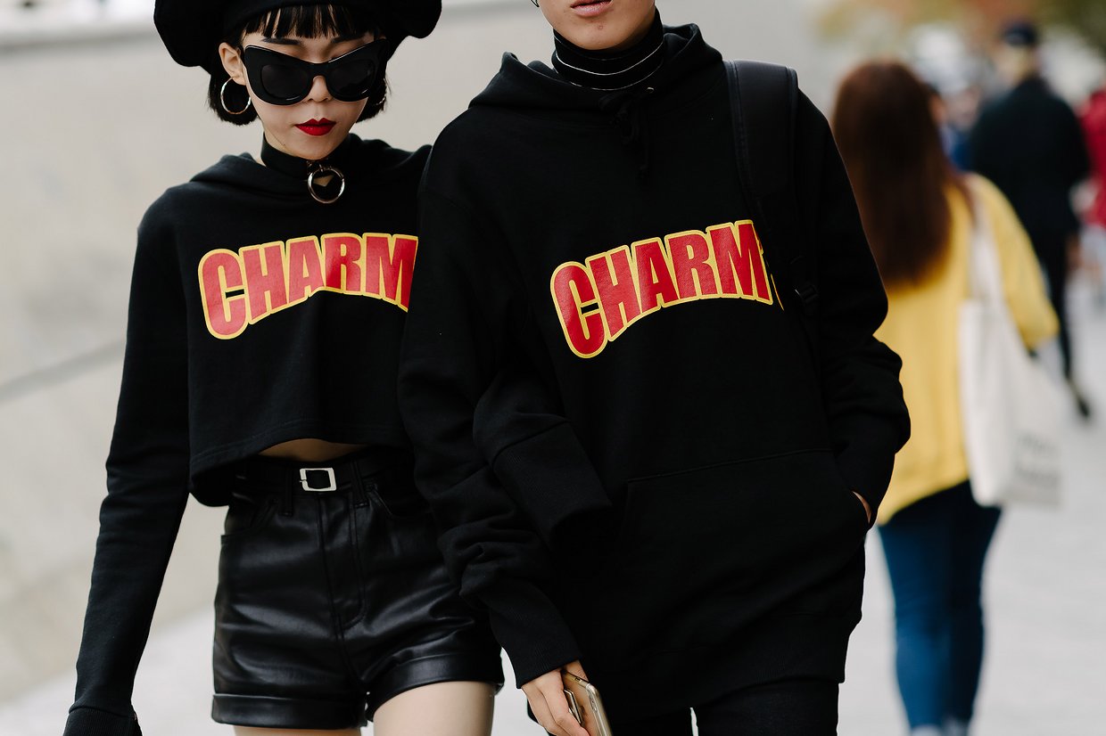 Không cần nói nhiều, street style sẽ cho thế giới biết bạn là ai. Không cần nói nhiều, street style sẽ cho thế giới biết bạn là ai.
