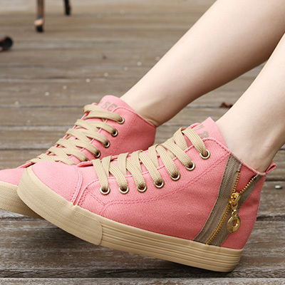 Tẩy trắng giày sneaker Mẹo giúp giày cũ trông như mới