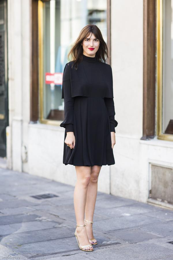 Váy LBD (Little black dress) Để xõa tóc