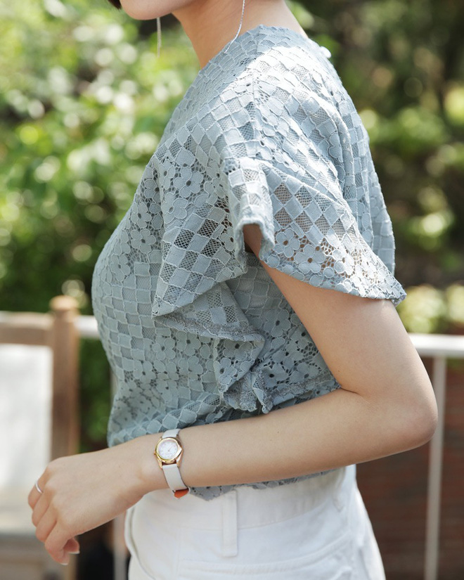 10 gợi ý mặc đồ với chất liệu ren mỏng mát