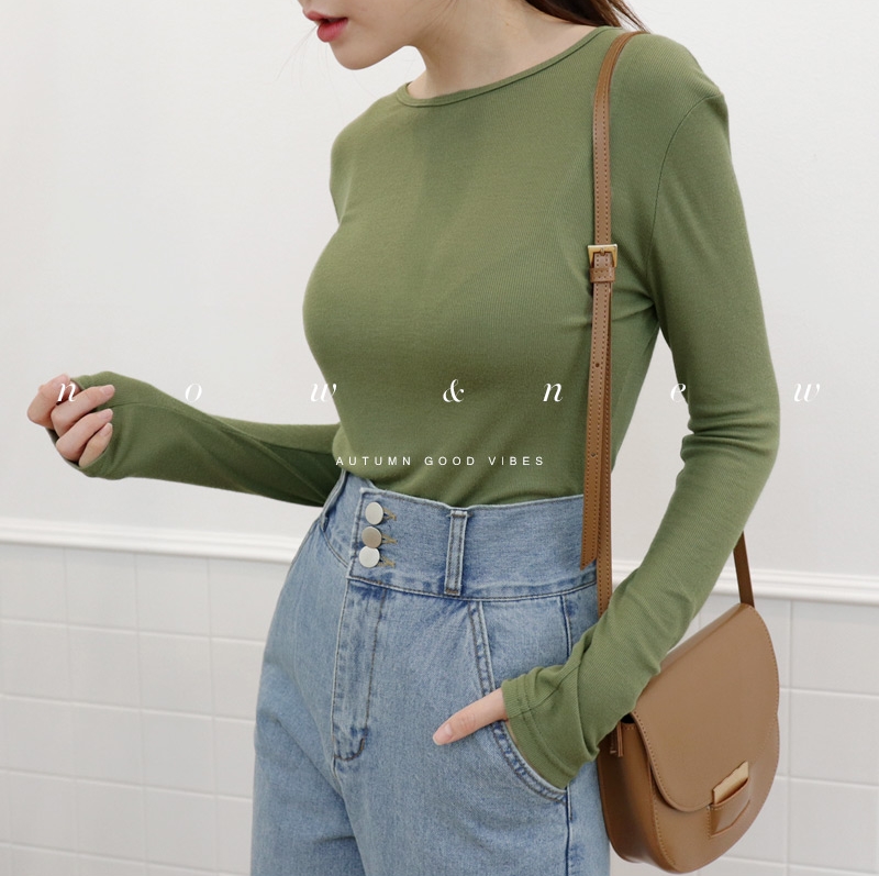 Áo thun một item basic nhưng lại có thể hô biến ra rất nhiều phong cách khác nhau