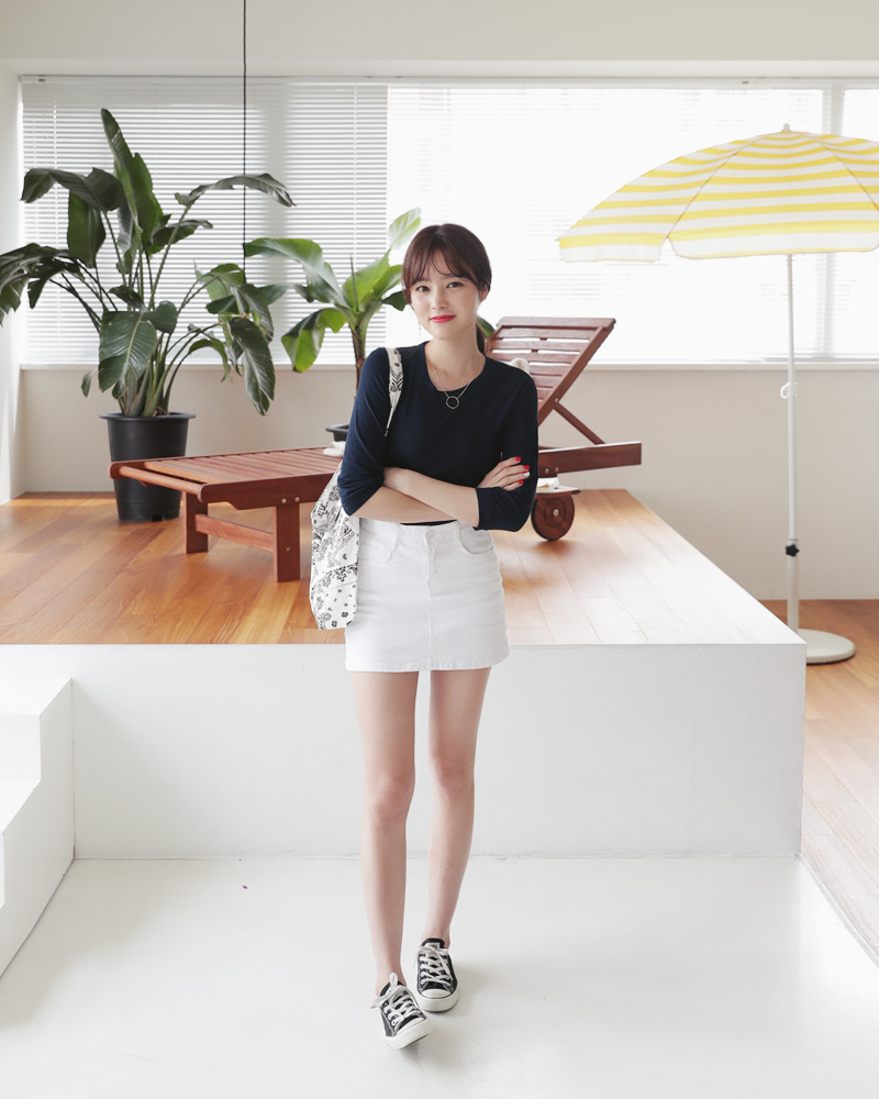 Áo thun một item basic nhưng lại có thể hô biến ra rất nhiều phong cách khác nhau