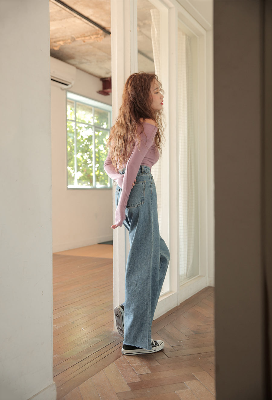 Áo thun một item basic nhưng lại có thể hô biến ra rất nhiều phong cách khác nhau