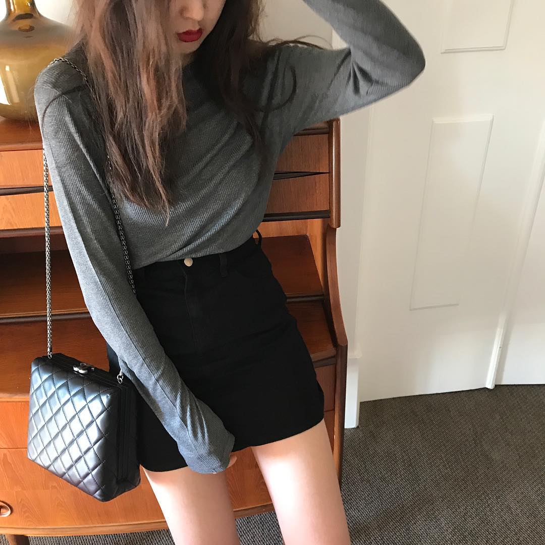 Áo thun một item basic nhưng lại có thể hô biến ra rất nhiều phong cách khác nhau