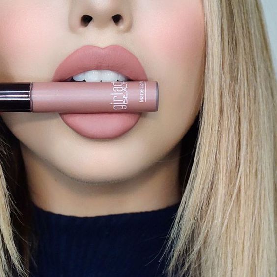 Bạn có biết hiện nay có bao nhiêu loại son không? và những cách phân biệt chúng như thế nào không?