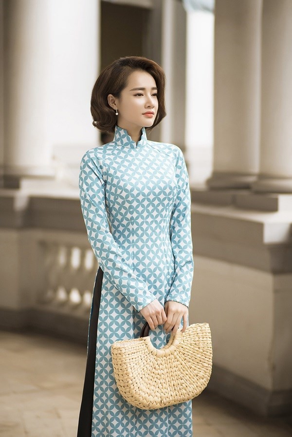 Các người đẹp Việt duyên dáng trong tà áo dài Xuân mới chính là hình ảnh khiến người hâm mộ đắm say nhất