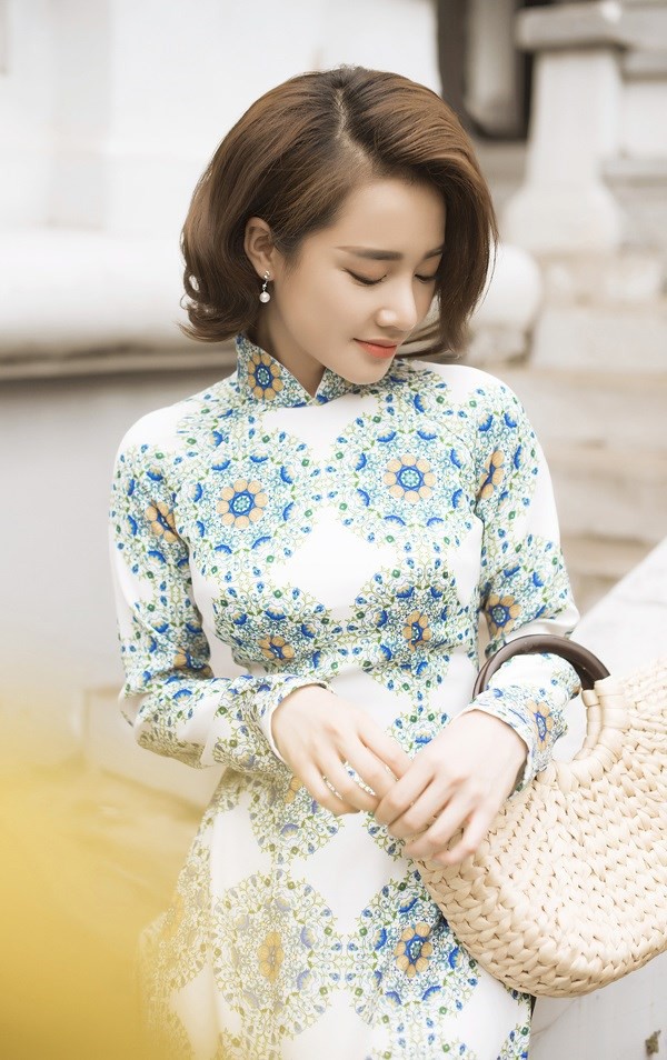 Các người đẹp Việt duyên dáng trong tà áo dài Xuân mới chính là hình ảnh khiến người hâm mộ đắm say nhất