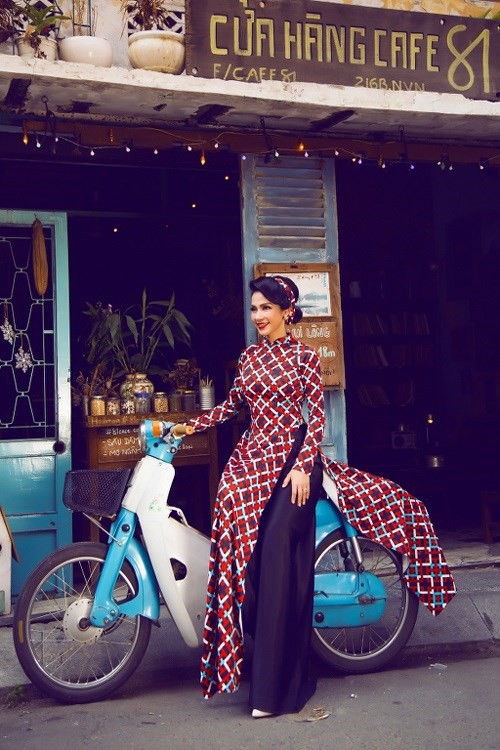 Các người đẹp Việt duyên dáng trong tà áo dài Xuân mới chính là hình ảnh khiến người hâm mộ đắm say nhất