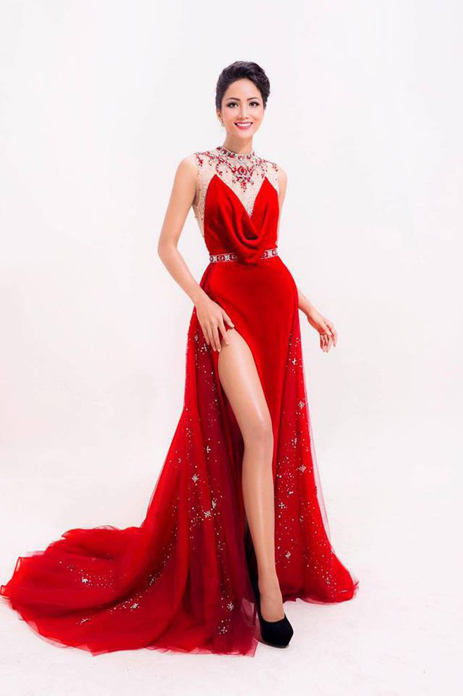 Chỉ trong một thời gian ngắn, công chúng đã đếm mỏi tay trên dưới... hai chục lần 