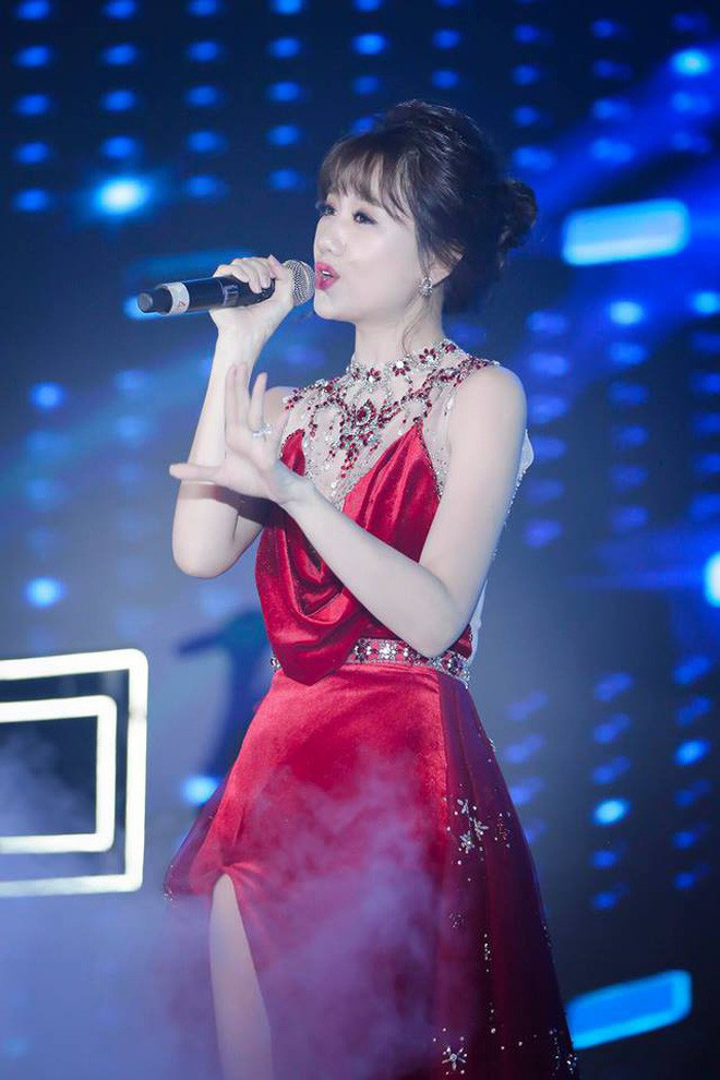 Chỉ trong một thời gian ngắn, công chúng đã đếm mỏi tay trên dưới... hai chục lần 