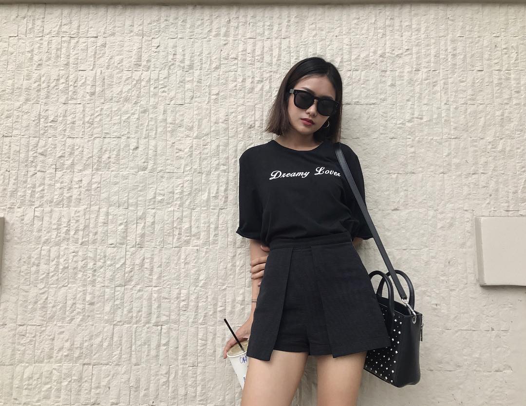 Chiếc áo phông nào đã khiến giới trẻ Việt mê mẩn không thể chối từ