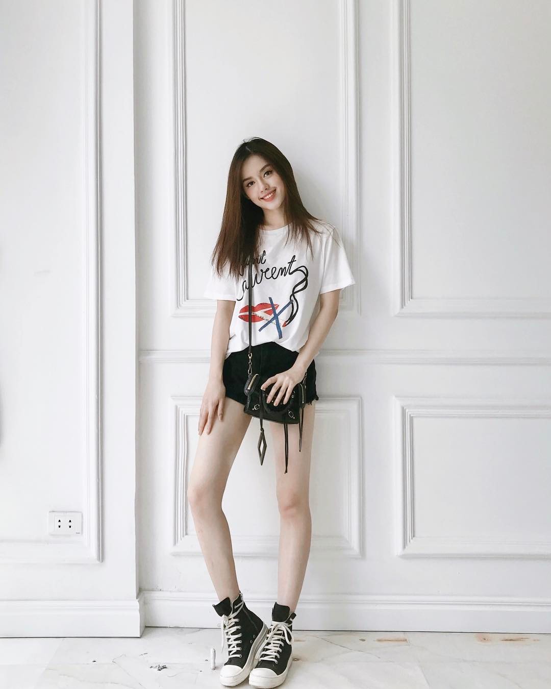 Chiếc áo phông nào đã khiến giới trẻ Việt mê mẩn không thể chối từ