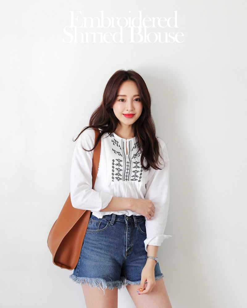 Mix đồ với quần jeans vừa sành điệu, vừa trẻ trung đẹp hết phần người khác