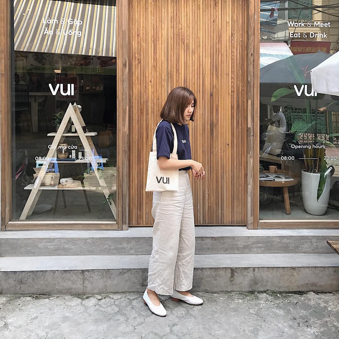 Mùa này nên mặc gì cho hợp với thời tiết và cập nhật xu thế thời trang thế giới nhỉ?