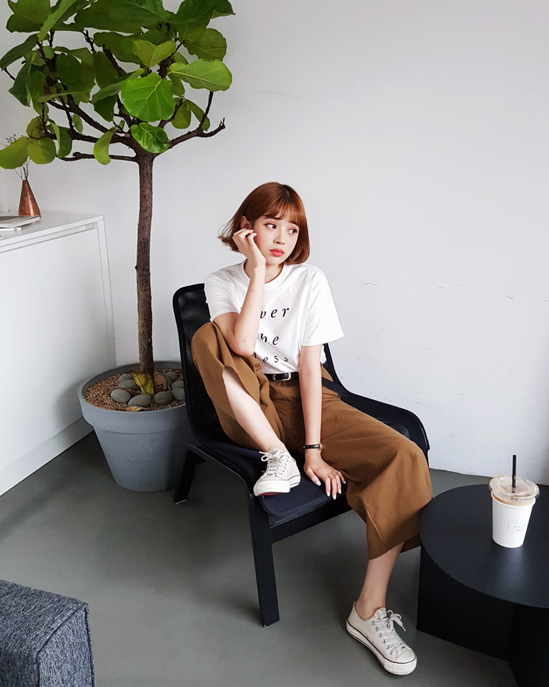 Mùa này nên mặc gì cho hợp với thời tiết và cập nhật xu thế thời trang thế giới nhỉ?