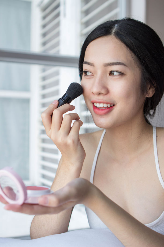 Những điều cơ bản về trang điểm mà các cô nàng vụng về cần biết