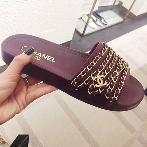 Những kiểu giày sandal nữ hot nhất
