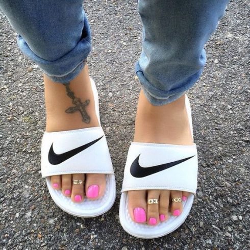 Những kiểu giày sandal nữ hot nhất