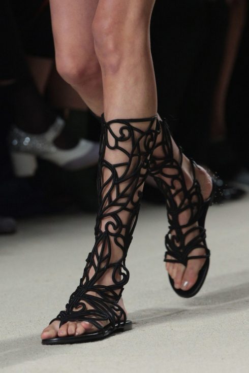 Những kiểu giày sandal nữ hot nhất