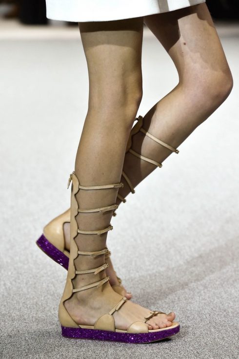 Những kiểu giày sandal nữ hot nhất