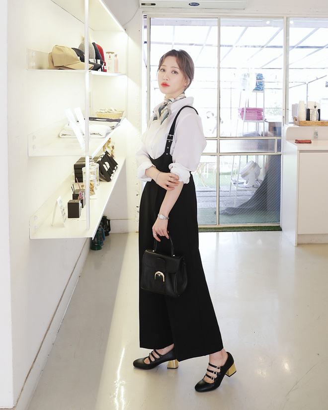 Những set đồ công sở trắng đen quen mà lạ cho những ngày cuối năm