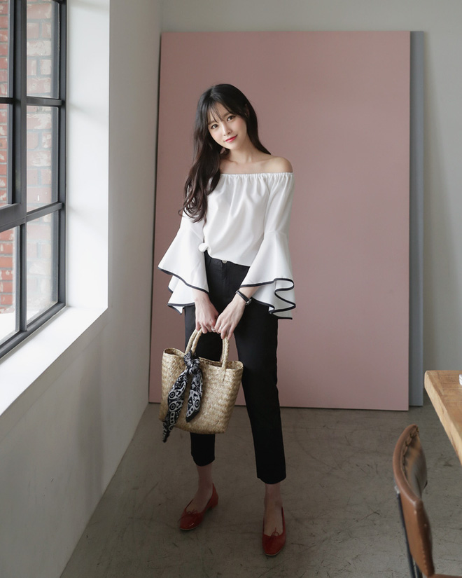Những set đồ công sở trắng đen quen mà lạ cho những ngày cuối năm