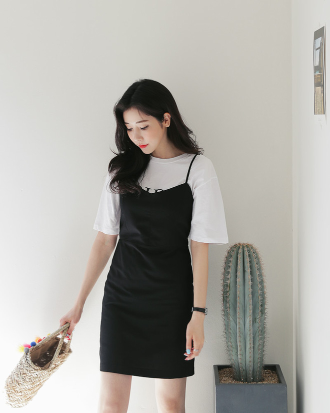 Những set đồ công sở trắng đen quen mà lạ cho những ngày cuối năm