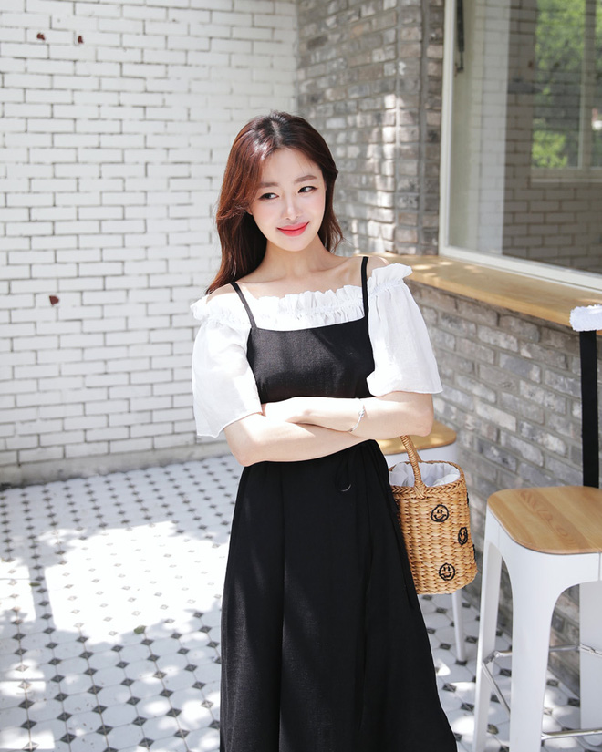 Những set đồ công sở trắng đen quen mà lạ cho những ngày cuối năm