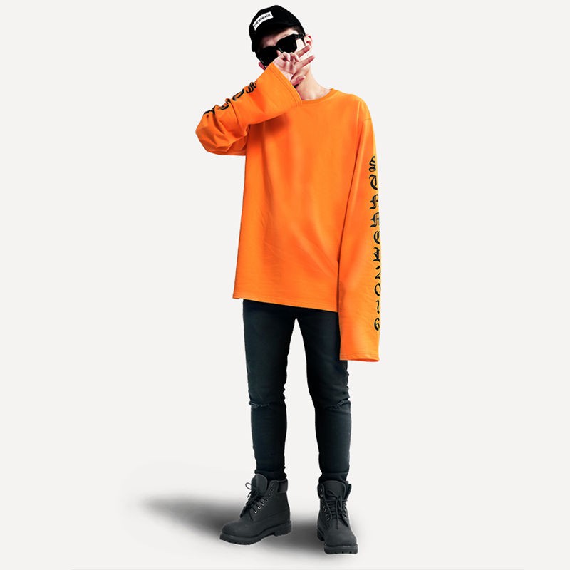 Xu hướng áo nỉ oversize dáng rộng, tay dài lượt thượt đốn tim giới thẻ châu Á
