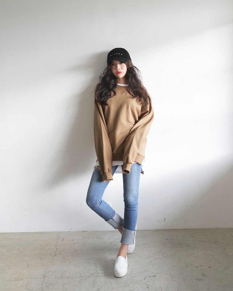 Xu hướng áo nỉ oversize dáng rộng, tay dài lượt thượt đốn tim giới thẻ châu Á