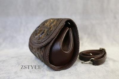 Túi đeo chéo da cá sấu Phụ kiện thời trang nổi bật cho nữ giới