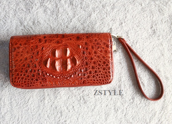 Yếu tố để quyết định mua ví cầm tay da cá sấu