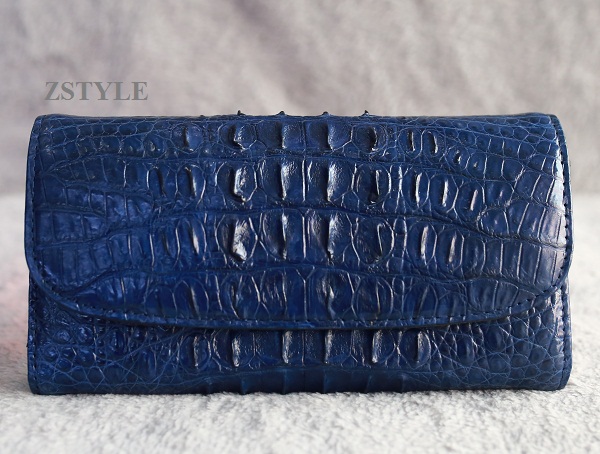 Yếu tố để quyết định mua ví cầm tay da cá sấu