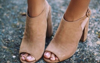 Những kiểu giày sandal nữ hot nhất 2022