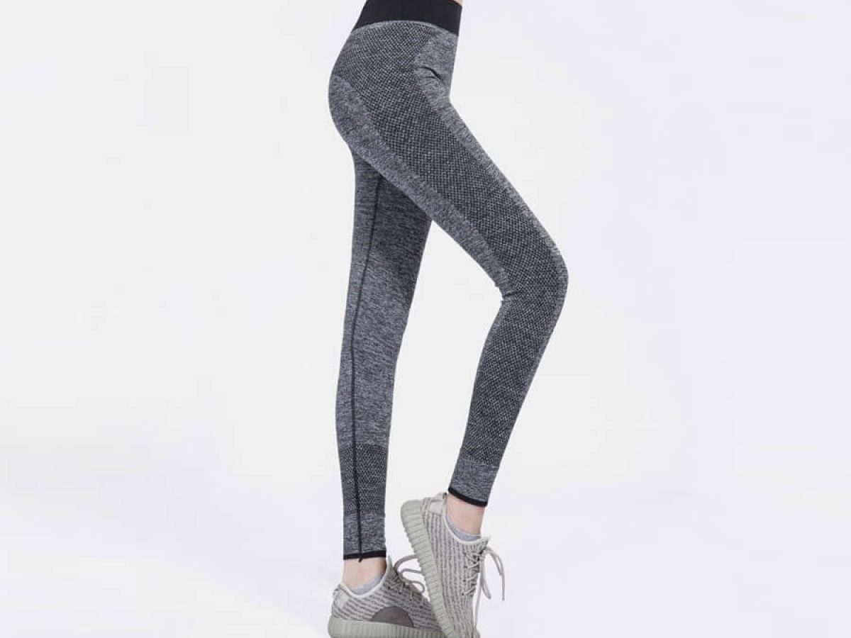 Tôn dáng mà không gây phản cảm với quần legging sành điệu